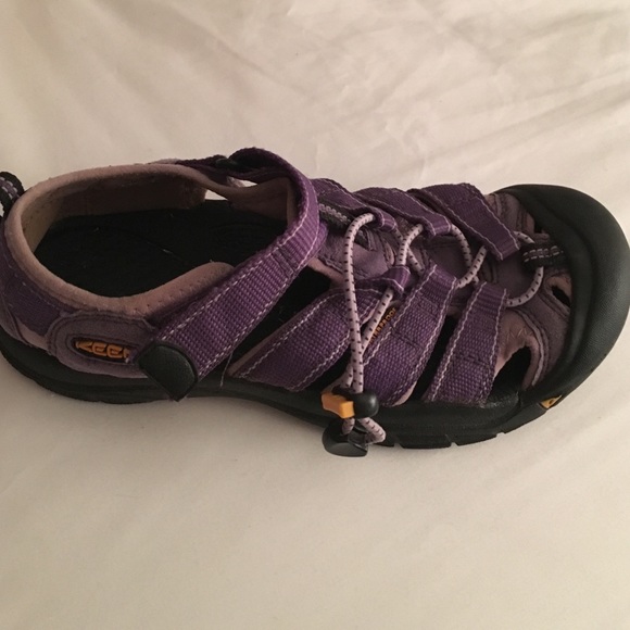 Purple women's keens