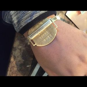 Custom engraved jewelry,