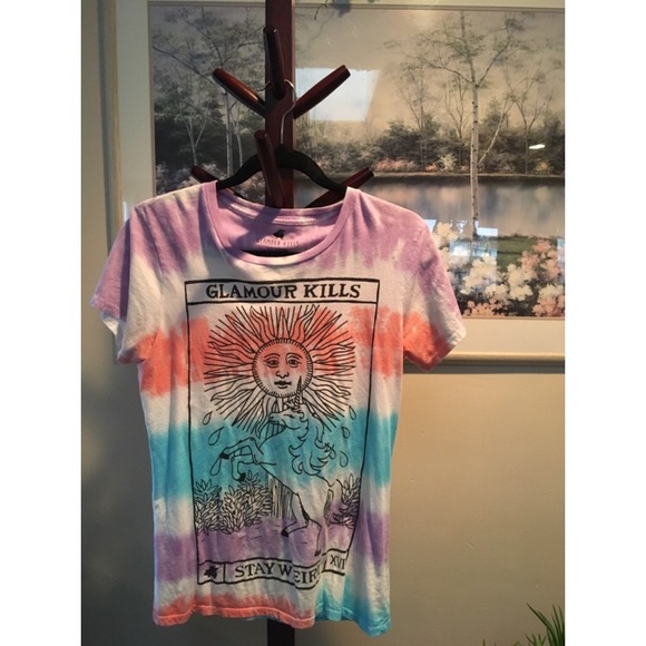 Glamour Kills tee