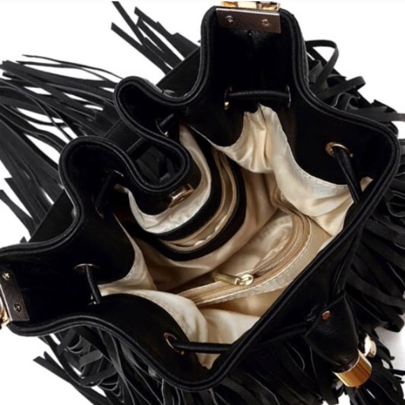 HP • Fringe bucket bag - Picture 3 of 4