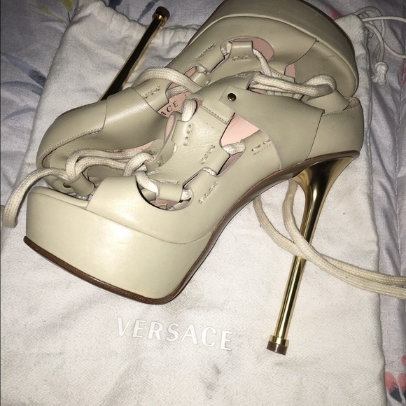 Versace Stilleto - Picture 4 of 4