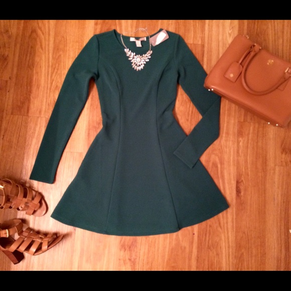 Dresses & Skirts - Green Skater Dress