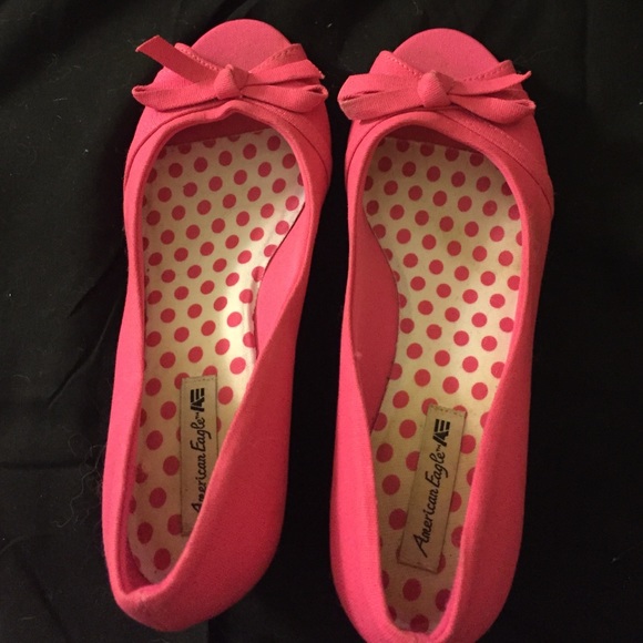 American Eagle peep toe wedges