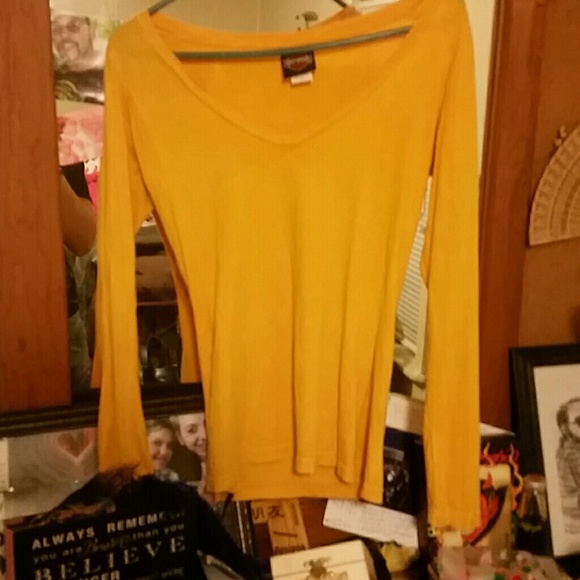 Gold-yellow tee, - Picture 1 of 2