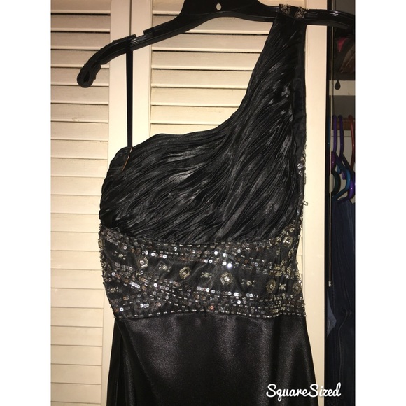 Prom dress - Picture 3 of 4