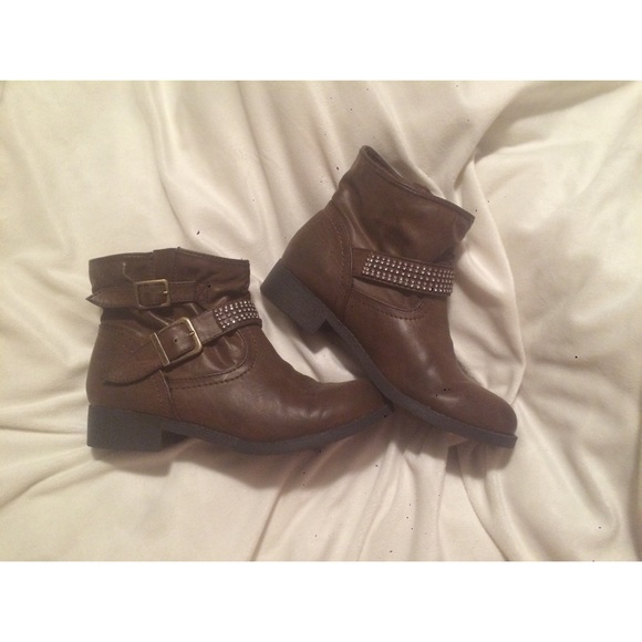 Booties/Ankle Boots - Brown w/ buckle & rinestones