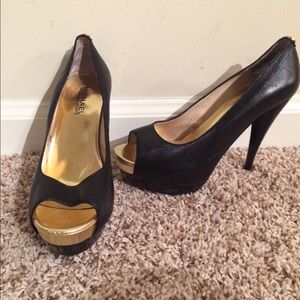 Michael Kor platform pumps