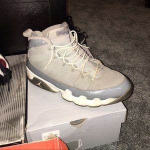 Cool grey 9's
