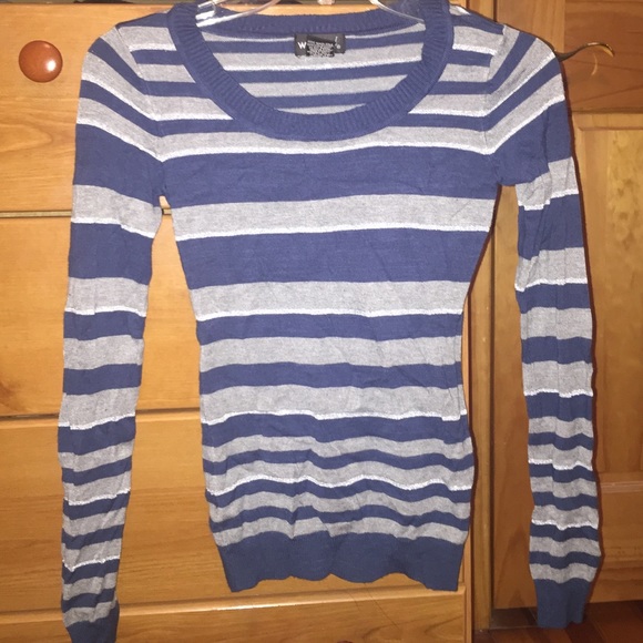 Wet seal sweater