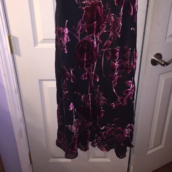 Dress - Picture 3 of 4