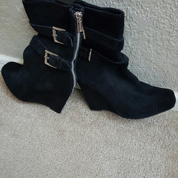 Michael kors boots size 6