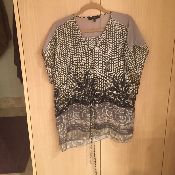 Lightweight short sleeve blouse