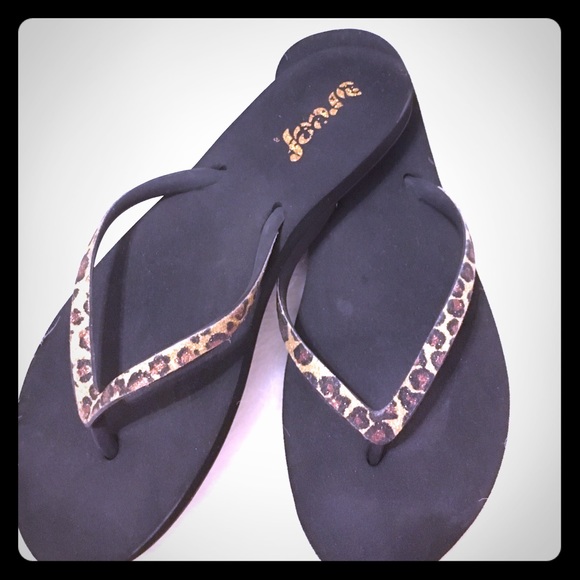 Reef cheetah flip flops sz 8-9