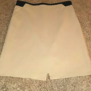 REDUCED! 🎀 Black rim and Tan Pencil Skirt