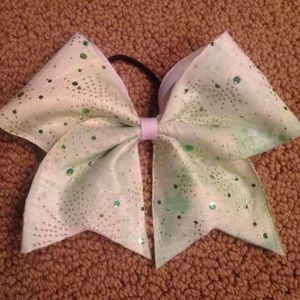 Light green cheer bow