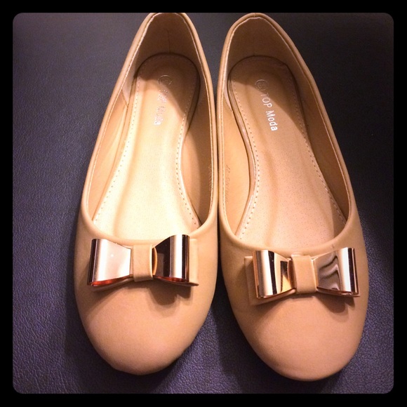 Nude bow flats