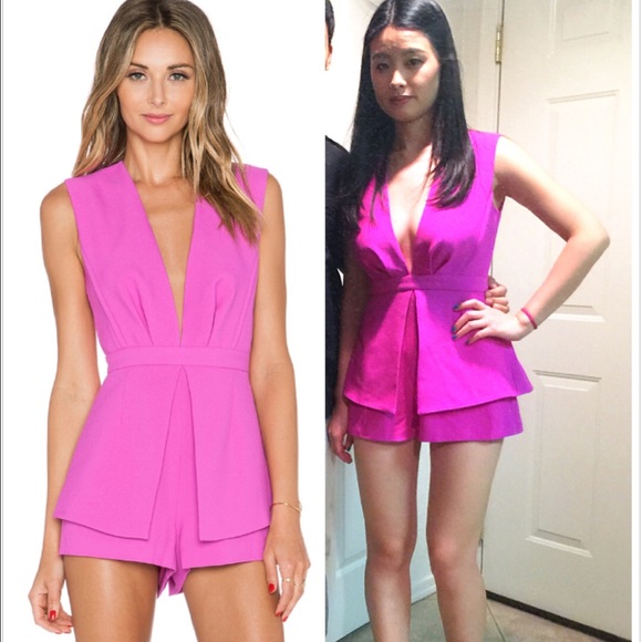 💃🏻SOLD💃🏻 Deep V playsuit with back cut-out - Picture 4 of 4