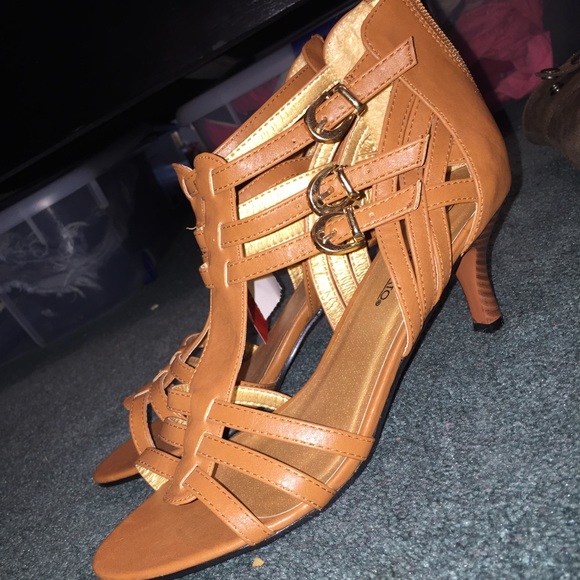 Heels - Picture 2 of 2