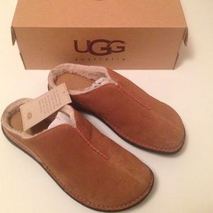 NWT Ugg clogs