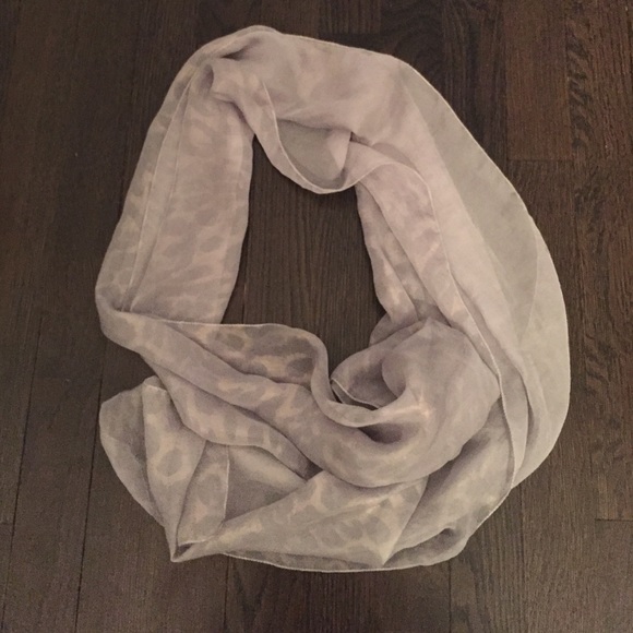 Pale grey leopard print scarf