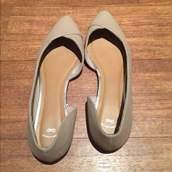 Gap nude pointed toe flats