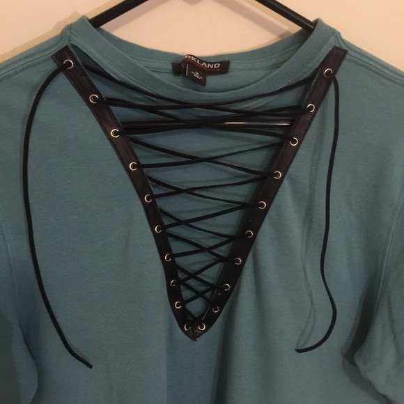 🚫Sold🚫🌚Custom Made Lace Up Tee - Picture 4 of 4