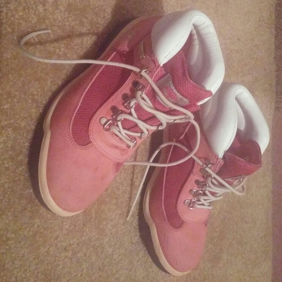 Timberland Shoes - Timberland women boots size 6.5M