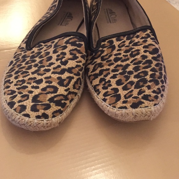 Leopard Flats - Picture 2 of 2