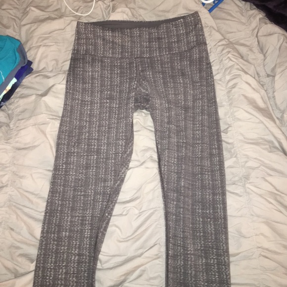 lulu lemon grey crops