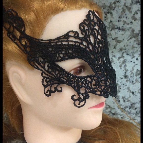 🎉HIGH QUALITY BLK MASK🎉 - Picture 2 of 3