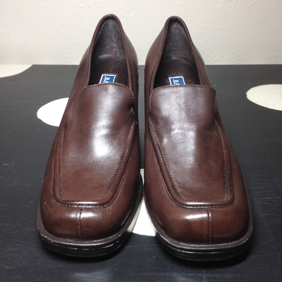 Brown Leather Dress Shoes! - Picture 2 of 4