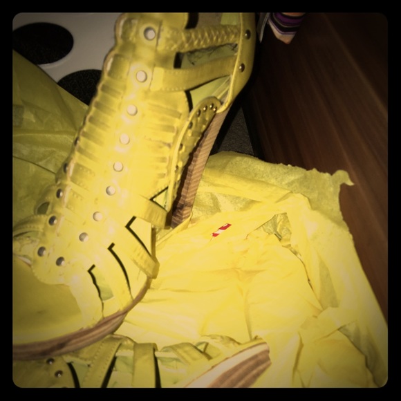 Yellow Aldo Pumps