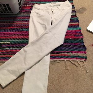 ‼️ ONE HOUR ‼️Old navy white jeans NWOT