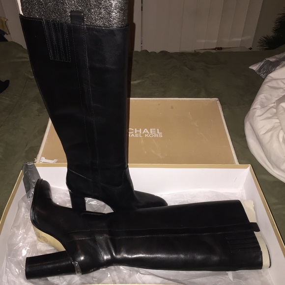 Authentic SOLD - Picture 3 of 4