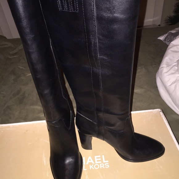 Authentic SOLD - Picture 4 of 4