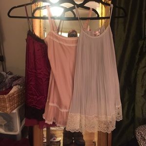 4 Victoria's Secret slips negligee