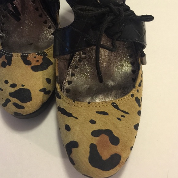 Shoes - Picture 2 of 4