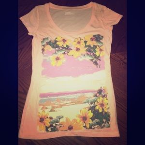 LOWER PRICE!! Old Navy Tropical Tee