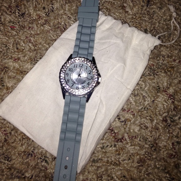 Gray watch with with little diamonds - Picture 1 of 2