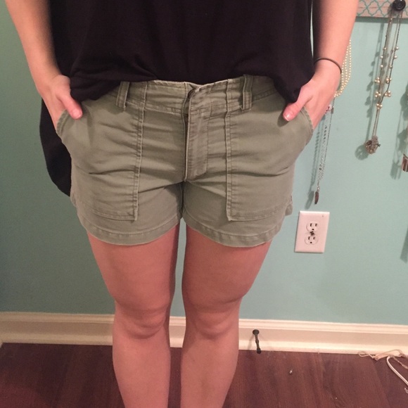 army green high waisted shorts