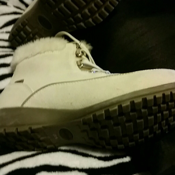 Boots - Picture 3 of 4