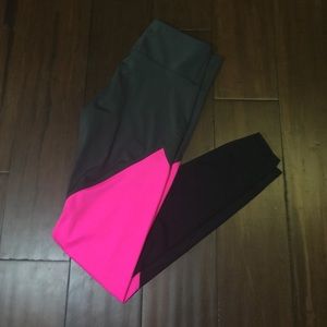 Onzie brand chevron workout leggings
