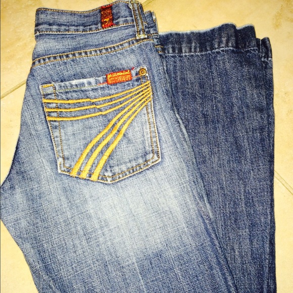Perfect 7 for all mankind jeans. 👖