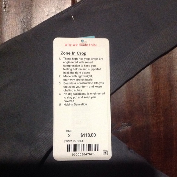 Lululemon Zone in Crop  SOLD. SOLD - Picture 2 of 4