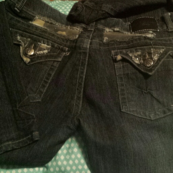 RED RIVET Jeans - Picture 2 of 3
