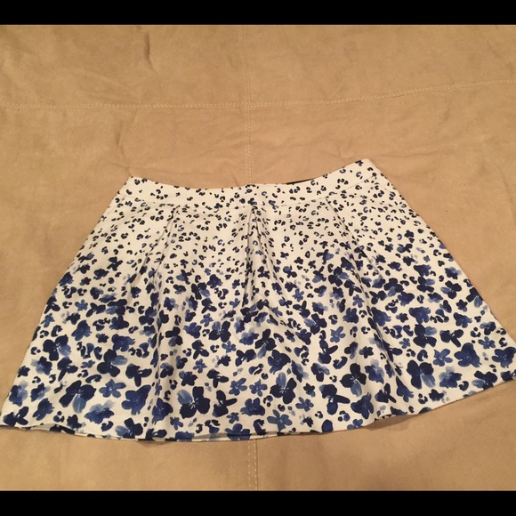 Sale!! Banana Republic pleated skirt