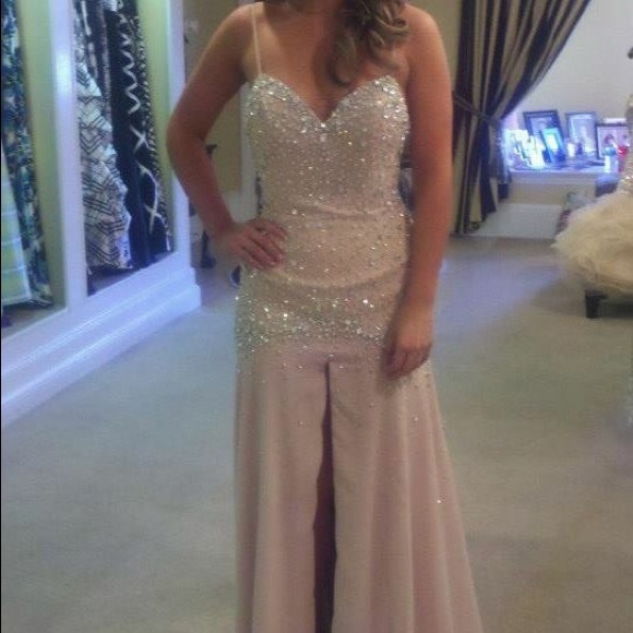 Jovani Blush never worn dress. Size 6. - Picture 2 of 4