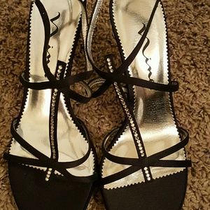 Umworn Black strappy heels w/rhinestone detail