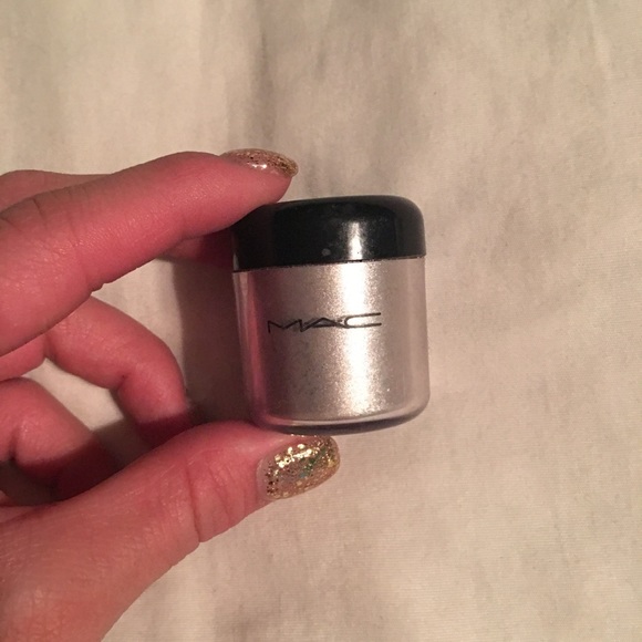 MAC EYE SHADOW