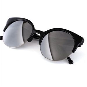 Round cat eye sunglasses NWOT
